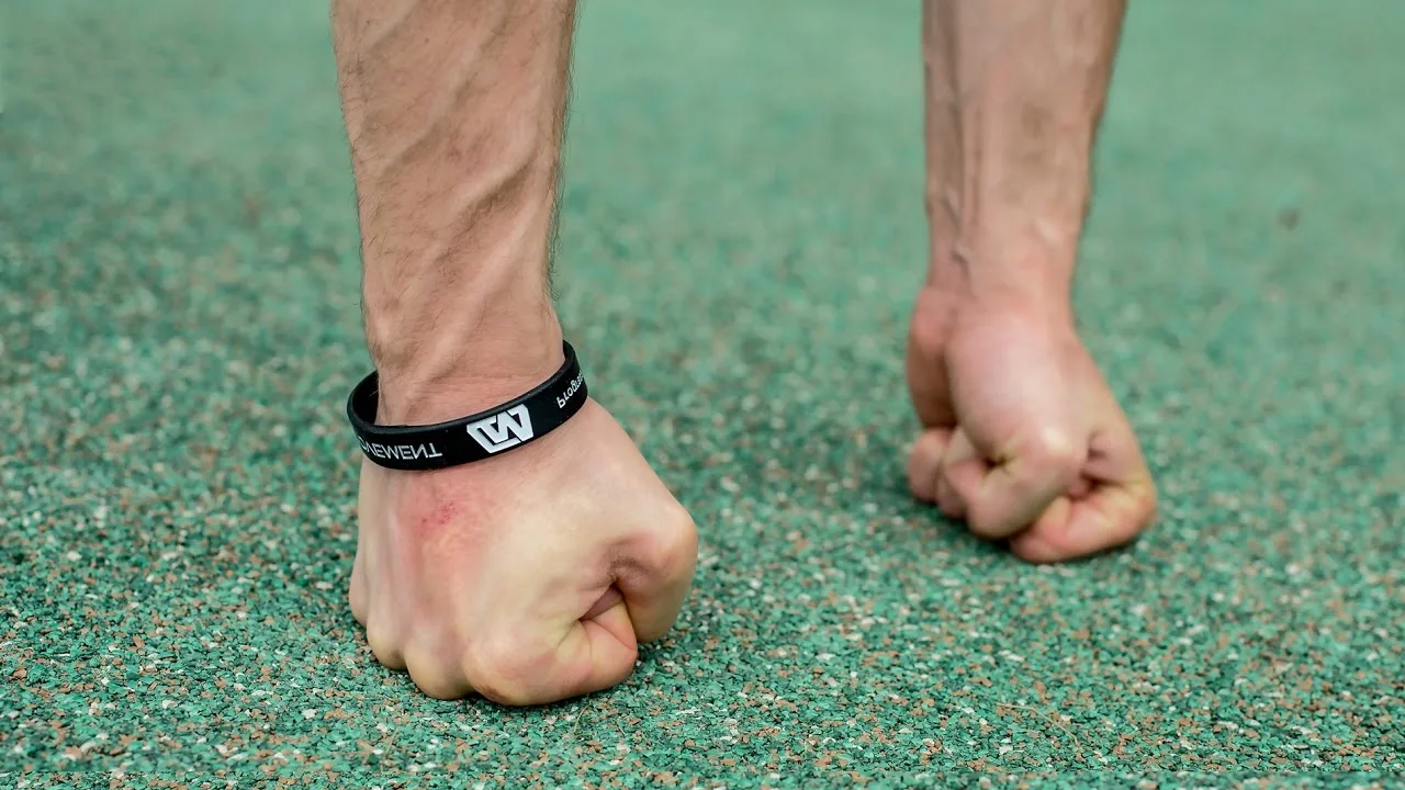 Renforcez vos poignets avec des exercices efficaces et simples