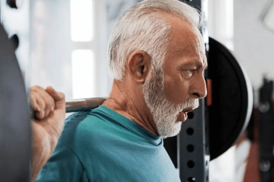 Musculation après 50 ans : un programme adapté pour bien débuter