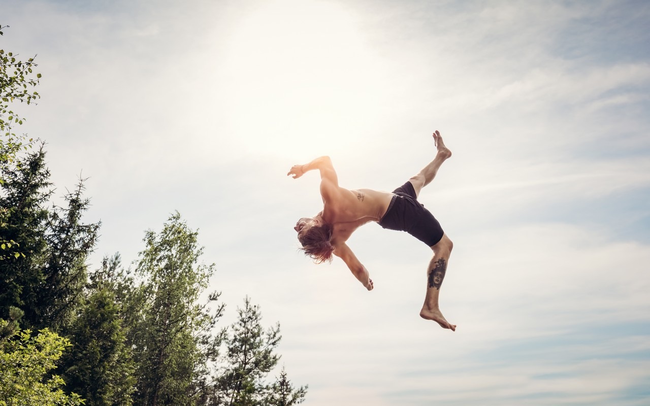 Comment réaliser un salto arrière en gymnastique : Guide étape par