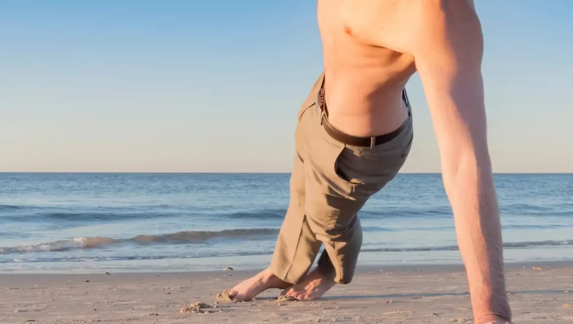Exercice de gainage dans un centre de gymnastique
